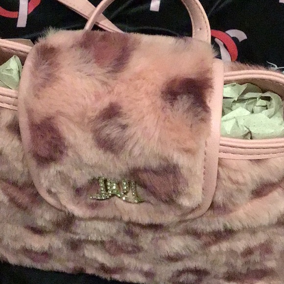 Juicy Couture Pink Furry Leopard crossbody bag with mini heart fur charm. - Picture 5 of 6